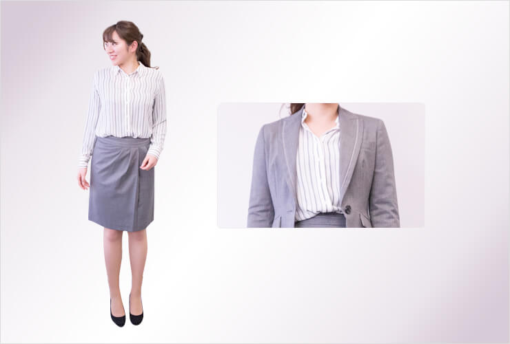 ストライプのシャツを着た女性