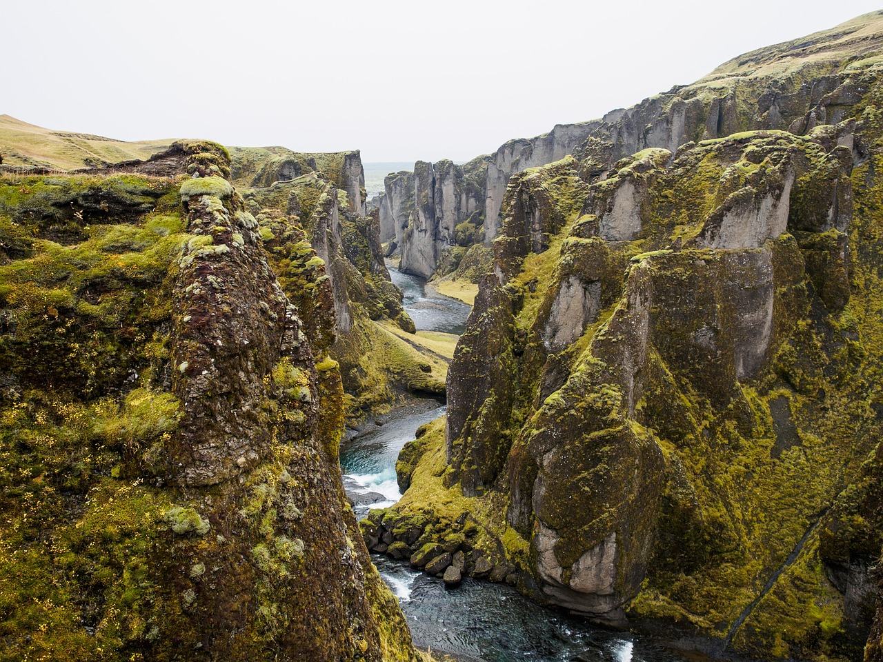 iceland may mountains and river